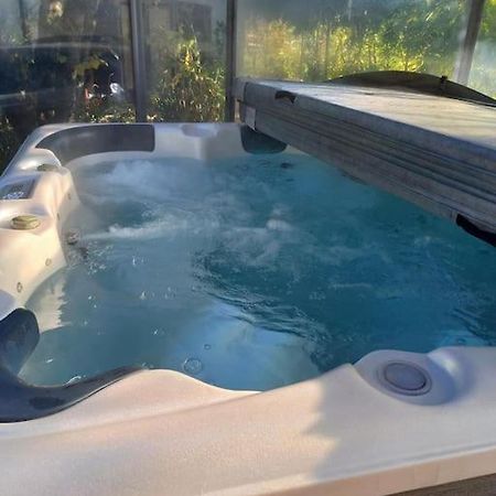 Bas De Villa, 2 Terrasses, Piscine, Spa, Sauna... Neffes Bagian luar foto