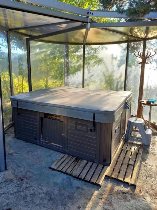Bas De Villa, 2 Terrasses, Piscine, Spa, Sauna... Neffes Bagian luar foto